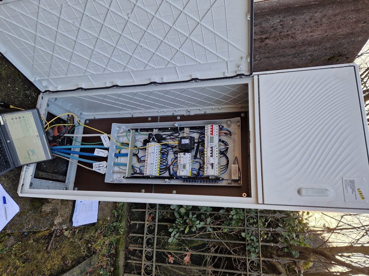 Control devices and wiring inside an open roadside electrical cabinet